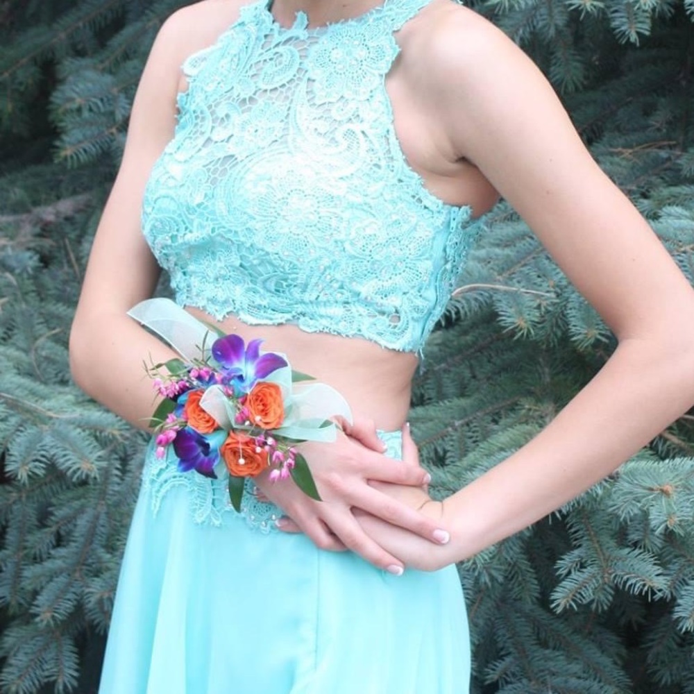 PROM DRESS - Picture 7 of 7